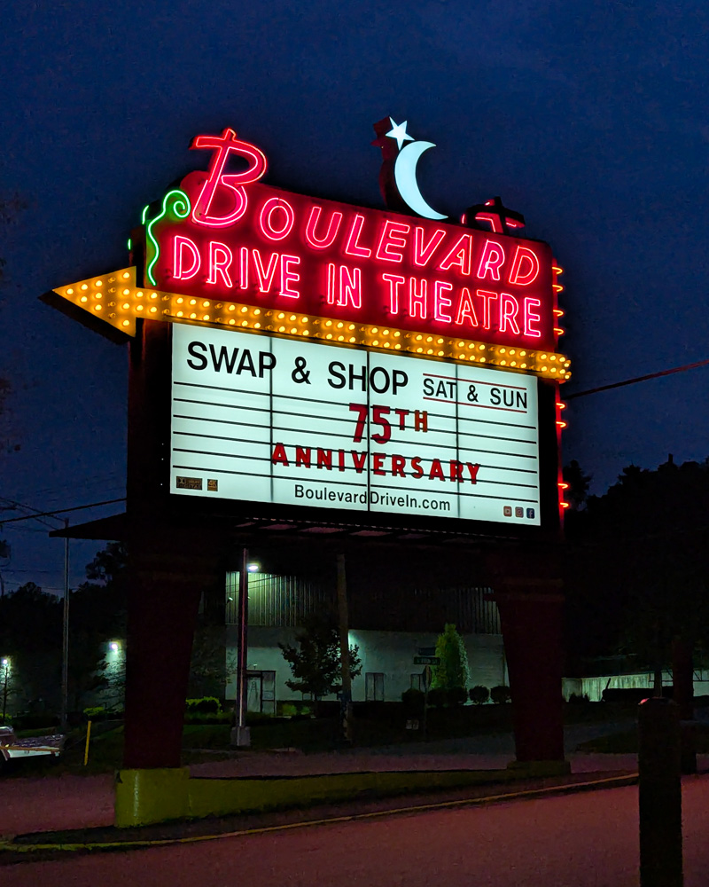Kc Drive Inn Beloved KCK drive-in opens for 75th anniversary - Wyandotte News Daily
